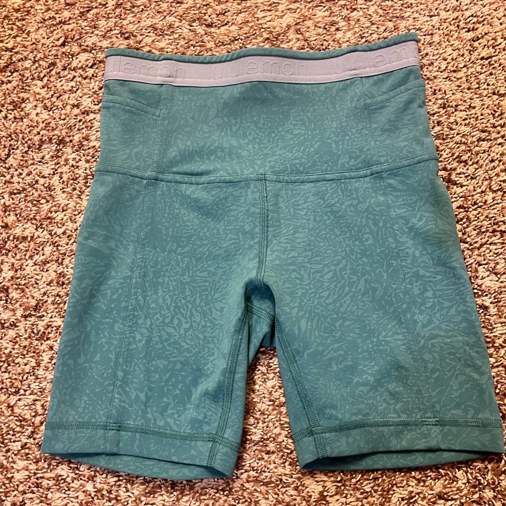 Lululemon Wunder Train Pocketed HR 6” Size 2